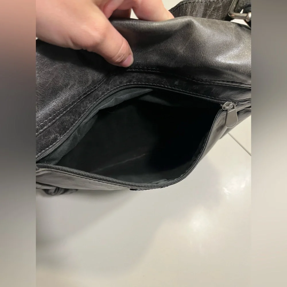Fossil Brand large leather messenger bag